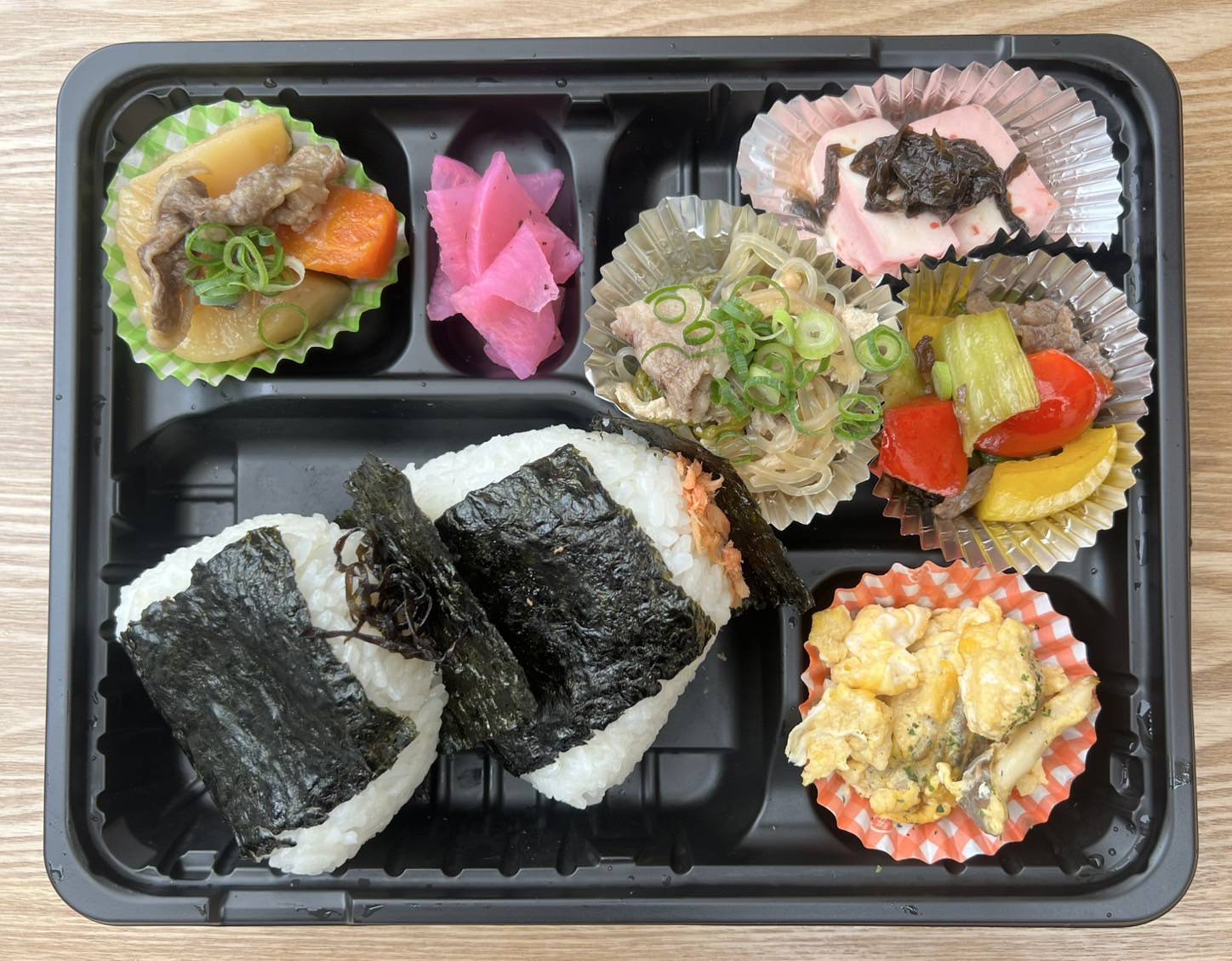 おにぎり弁当
